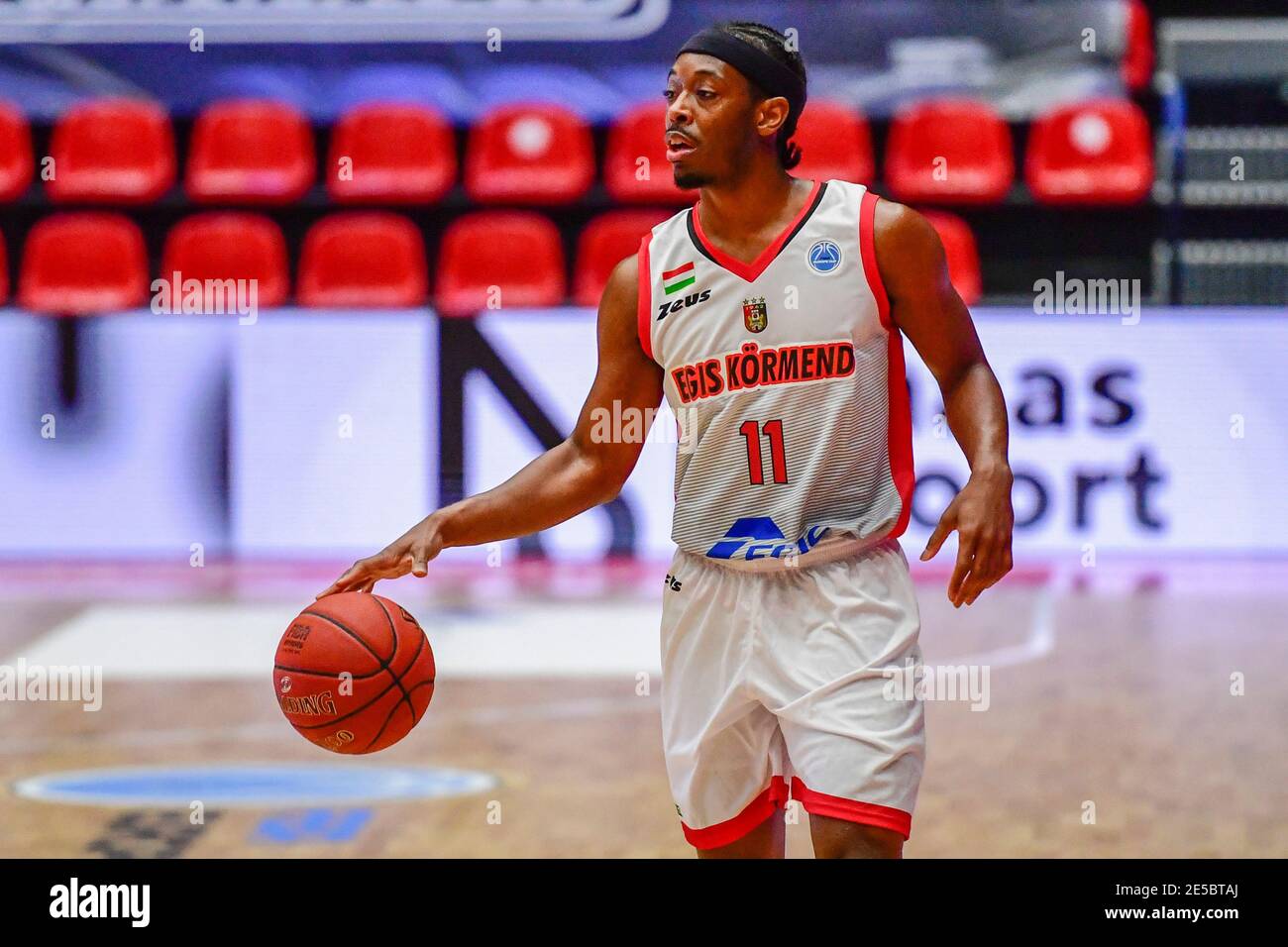 DEN Bosch, PAYS-BAS - JANVIER 27: Xavier Thames d'Edis Kormend lors du match de la coupe d'Europe FIBA entre Edis Kormend et Belfius Mons-Hainaut à Maaspoort le 27 janvier 2021 à Den Bosch, pays-Bas (photo de Bert van Berkum/Orange Pictures)*** Légende locale *** Xavier Thames Banque D'Images