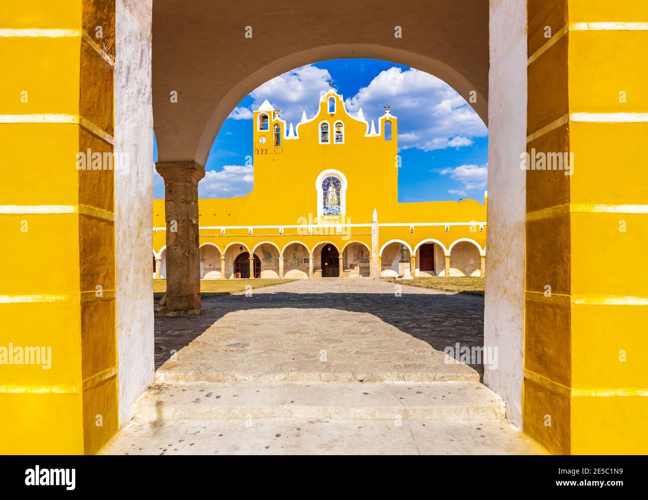 Izamal, Yucatan. Ville jaune coloniale espagnole, Convento de San Antonio au Mexique, Amérique centrale. Banque D'Images