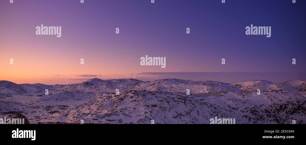 lever du soleil dans les montagnes enneigées du nord Banque D'Images