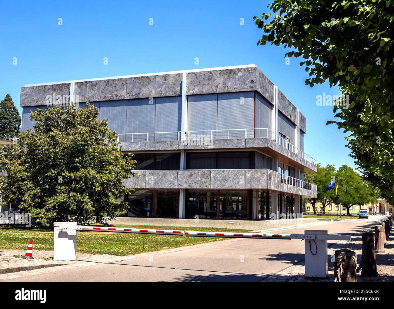 Bâtiment de la Cour constitutionnelle fédérale en Allemagne appelé "Bundesverfassungsgericht" Banque D'Images