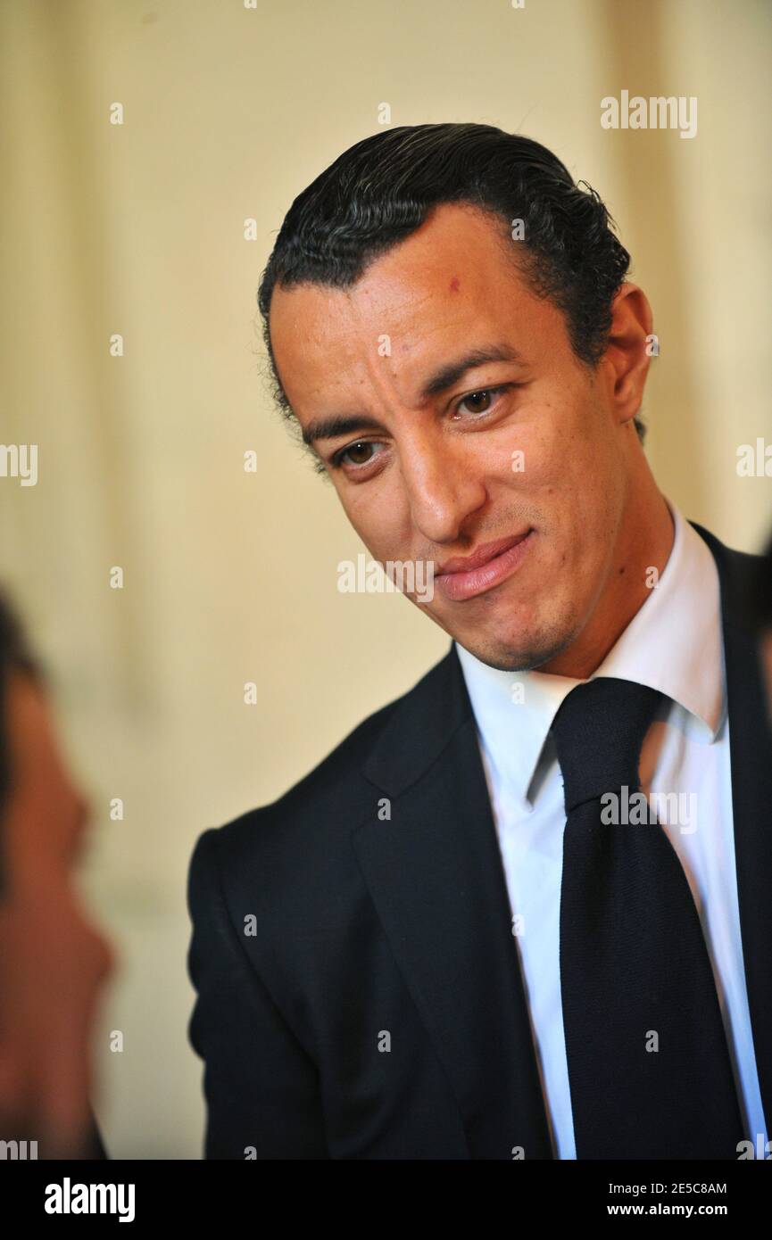 L'avocat français Karim Achoui (L) comparaît au tribunal d'assises de Paris, France, le 2 octobre 2008, le premier jour du procès d'Assem du gangster Antonio Ferrara. Achoui apparaît en complicité pour le tri de la prison de Fresnes par Ferrara en 2003. Photo de Mousse/ABACAPRESS.COM Banque D'Images L'avocat français Karim Achoui (L) comparaît au tribunal d'assises de Paris, France, le 2 octobre 2008, le premier jour du procès d'Assem du gangster Antonio Ferrara. Achoui apparaît en complicité pour le tri de la prison de Fresnes par Ferrara en 2003. Photo de Mousse/ABACAPRESS.COM Banque D'Images