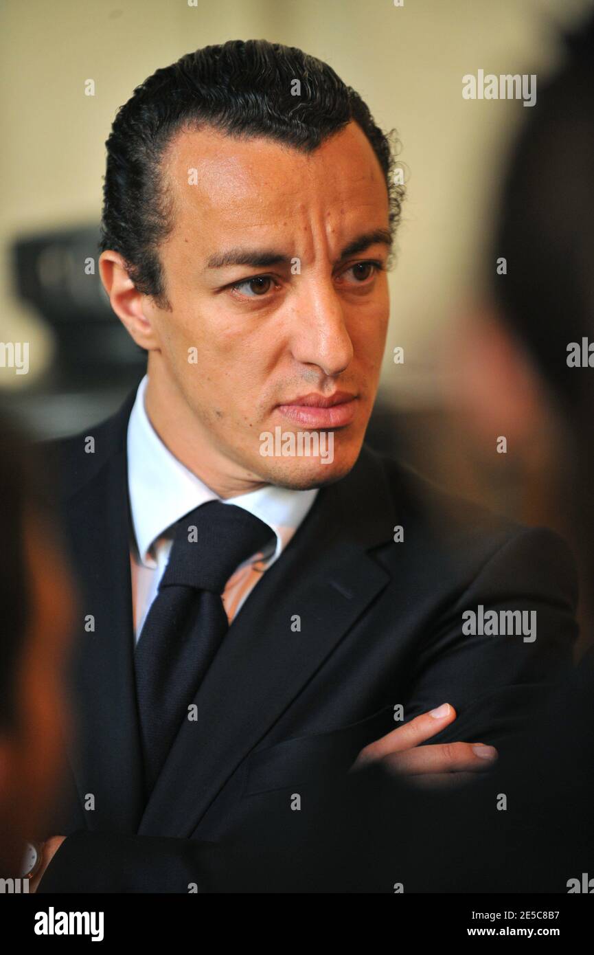 L'avocat français Karim Achoui (L) comparaît au tribunal d'assises de Paris, France, le 2 octobre 2008, le premier jour du procès d'Assem du gangster Antonio Ferrara. Achoui apparaît en complicité pour le tri de la prison de Fresnes par Ferrara en 2003. Photo de Mousse/ABACAPRESS.COM Banque D'Images L'avocat français Karim Achoui (L) comparaît au tribunal d'assises de Paris, France, le 2 octobre 2008, le premier jour du procès d'Assem du gangster Antonio Ferrara. Achoui apparaît en complicité pour le tri de la prison de Fresnes par Ferrara en 2003. Photo de Mousse/ABACAPRESS.COM Banque D'Images