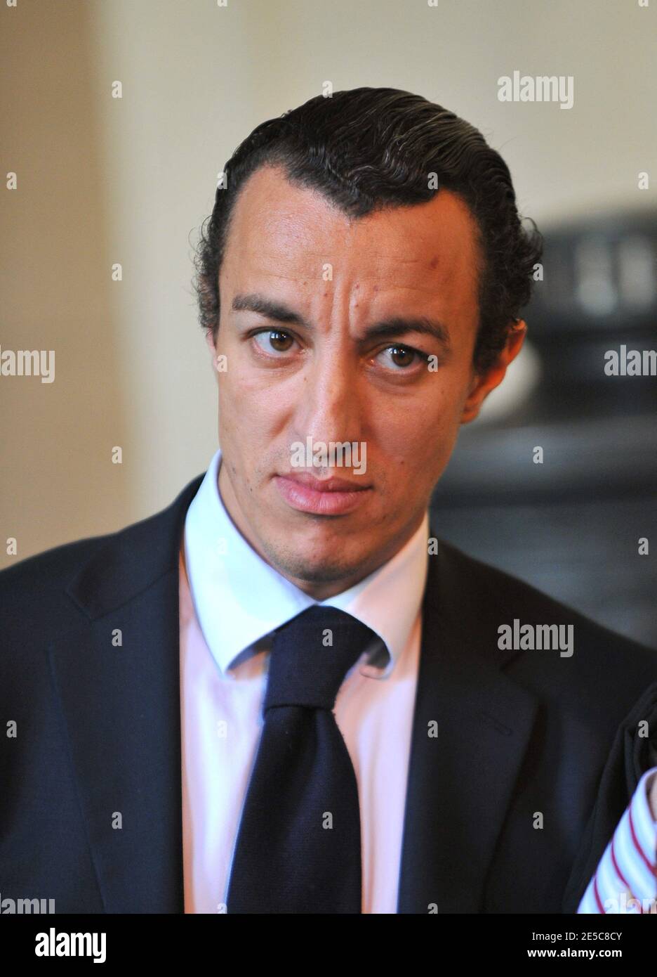 L'avocat français Karim Achoui (L) comparaît au tribunal d'assises de Paris, France, le 2 octobre 2008, le premier jour du procès d'Assem du gangster Antonio Ferrara. Achoui apparaît en complicité pour le tri de la prison de Fresnes par Ferrara en 2003. Photo de Mousse/ABACAPRESS.COM Banque D'Images L'avocat français Karim Achoui (L) comparaît au tribunal d'assises de Paris, France, le 2 octobre 2008, le premier jour du procès d'Assem du gangster Antonio Ferrara. Achoui apparaît en complicité pour le tri de la prison de Fresnes par Ferrara en 2003. Photo de Mousse/ABACAPRESS.COM Banque D'Images