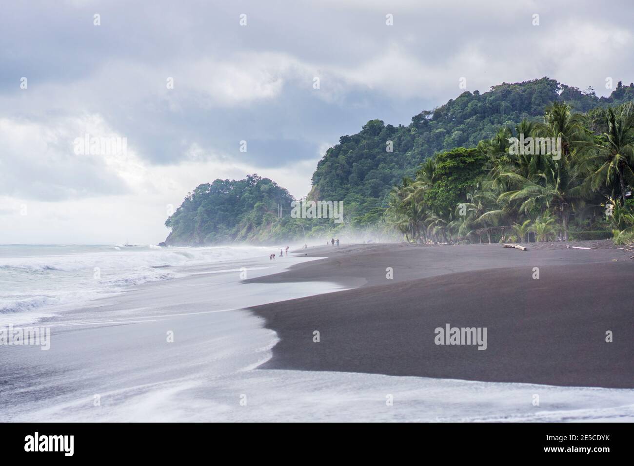 Plage de sable noir, Playa Hermosa, Costa rica, Amérique centrale 2015 Banque D'Images