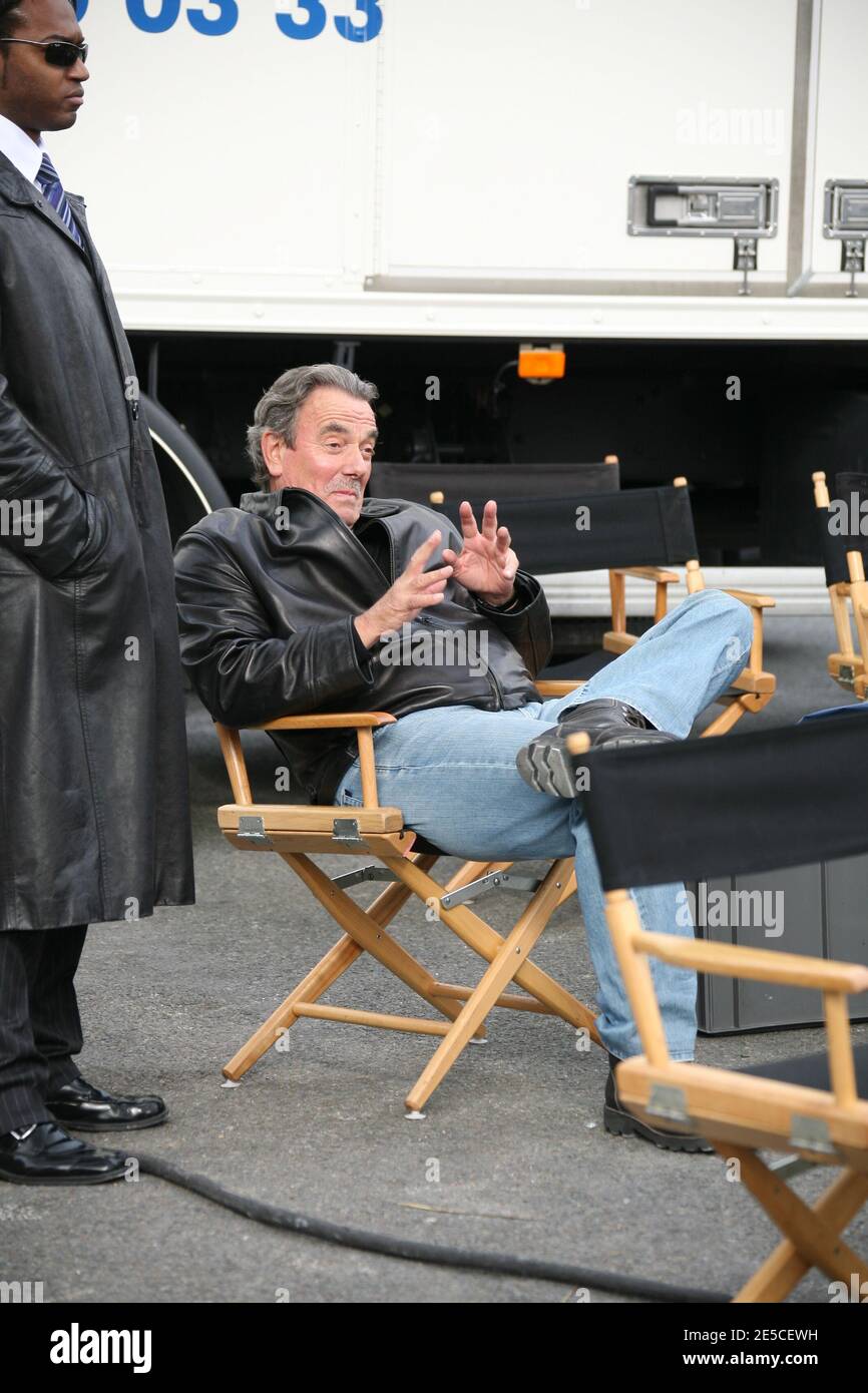 Acteur Eric Braeden pendant le tournage de scènes pour la série télé américaine "les jeunes et les restless" (les feux de l'Amour) dans les rues de Paris, France, le 8 octobre 2008. Photo de Denis Guignebourg/ABACAPRESS.COM Banque D'Images