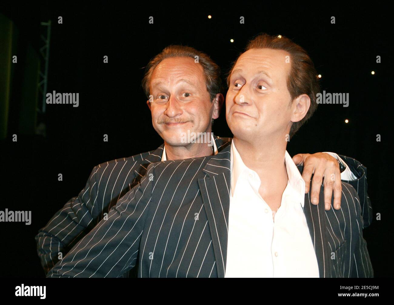 L'acteur Benoit Poelvoorde dévoile sa cire au Musée Grévin à Paris, en France, le 13 octobre 2008. Photo de Denis Guignebourg/ABACAPRESS.COM Banque D'Images