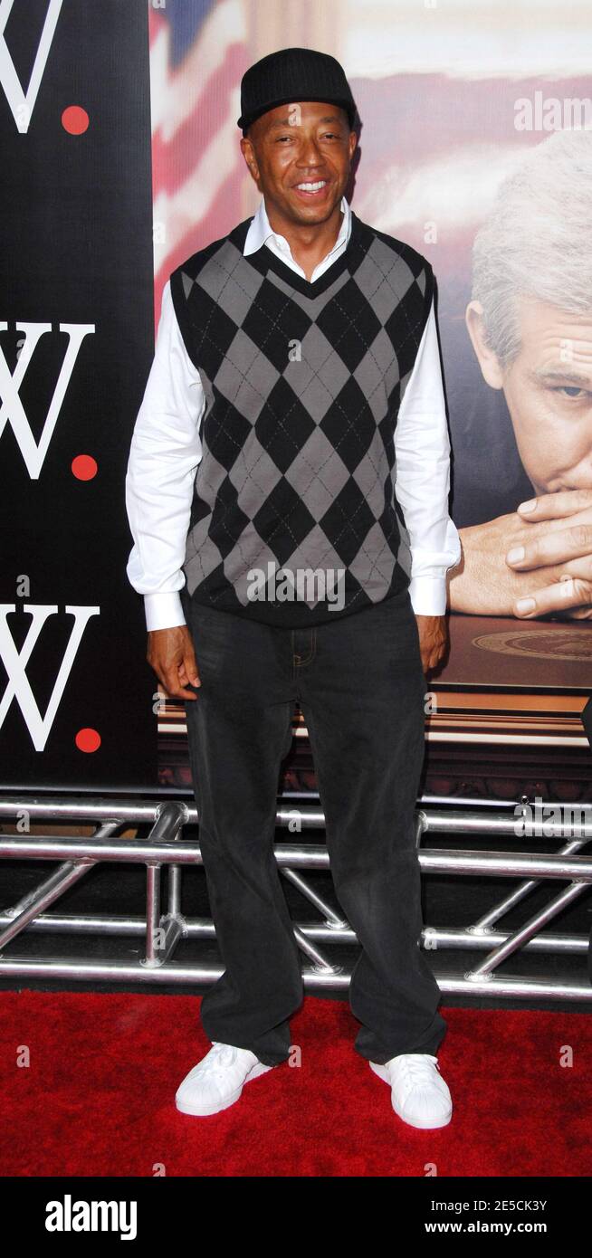 Russell Simmons assiste à la première de 'W' au théâtre Ziegfeld à New York, NY, USA le 14 octobre 2008. Photo de Gregorio Binuya/ABACAPRESS.COM Banque D'Images