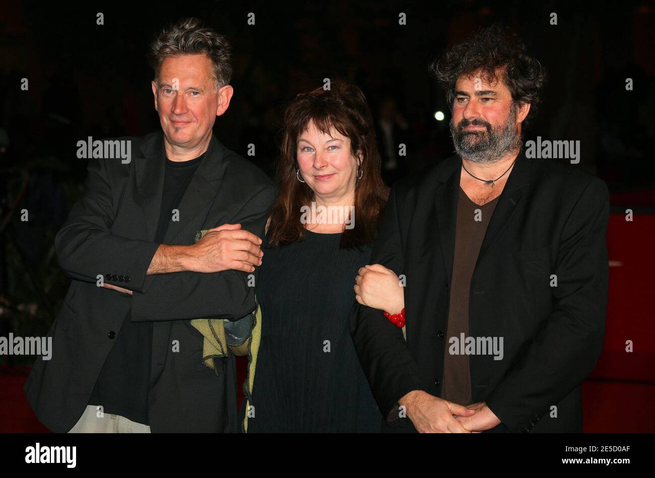 Benoit Delepine, Yolande Moreau et Gustav Kervern arrivent sur le tapis rouge avant la projection de 'Louise et Michel' dans le cadre du 3ème Festival du film de Rome, Italie, le 29 octobre 2008. Photo de Denis Guignebourg/ABACAPRESS.COM Banque D'Images