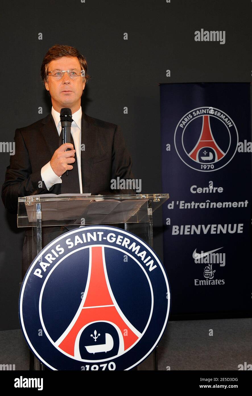 Sébastien Bazin, propriétaire du club lors de l'ouverture du nouveau centre de formation du club de football Paris-St-Germain à Saint-Germain-en-Laye, France, le 4 novembre 2008. Photo de Henri Szwarc/Cameleon/ABACAPRESS.COM Banque D'Images