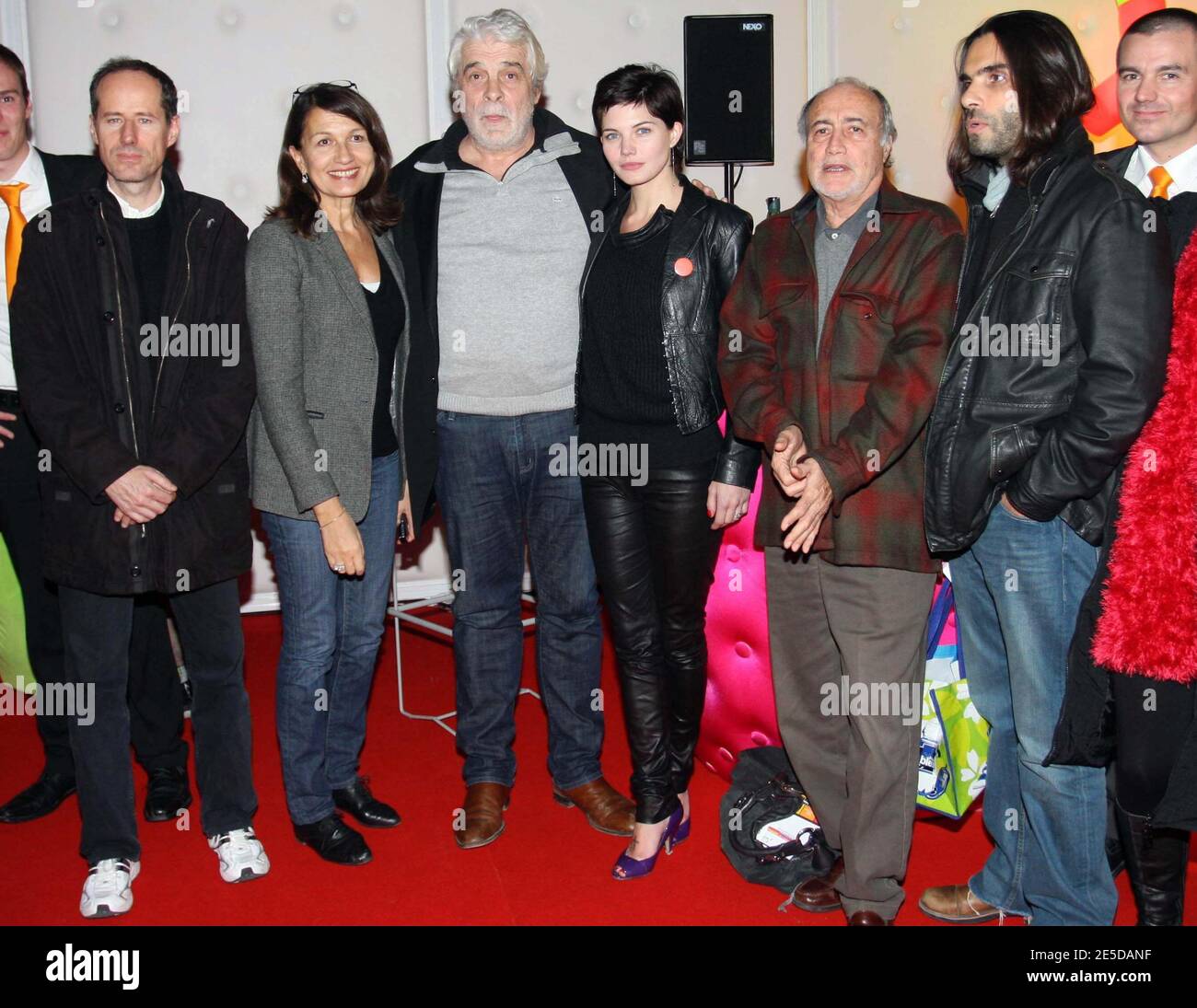 Le président du jury Jacques Weber avec les membres du jury le producteur Marie Claude Arbaudière, le réalisateur de télévision Remy Grumbach, l'actrice Ludmila Mikael, le musicien Jacques Davidovici, l'actrice Delphine Chaneac, le musicien Khaled Mouzanar lors du 9e Festival de musique et de cinéma à Auxerre, France, le 14 novembre 2008. Photo de Benoit Pinguet/ABACAPRESS.COM Banque D'Images