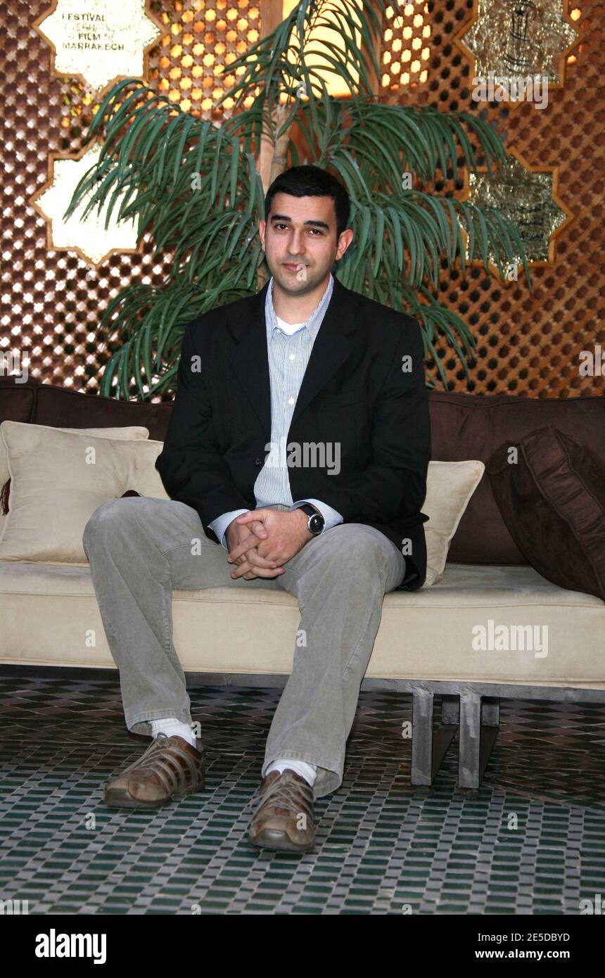 Le Directeur Tarik Tapa pose pour le photocall de 'Zero Bridge' lors du 8ème Festival du film Marratech à Marrakech, au Maroc, le 15 novembre 2008. Photo de Denis Guignebourg/ABACAPRESS.COM Banque D'Images