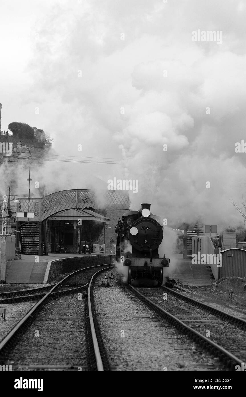 '30120' et 'Manston' en double direction du château de Corfe. Banque D'Images '30120' et 'Manston' en double direction du château de Corfe. Banque D'Images