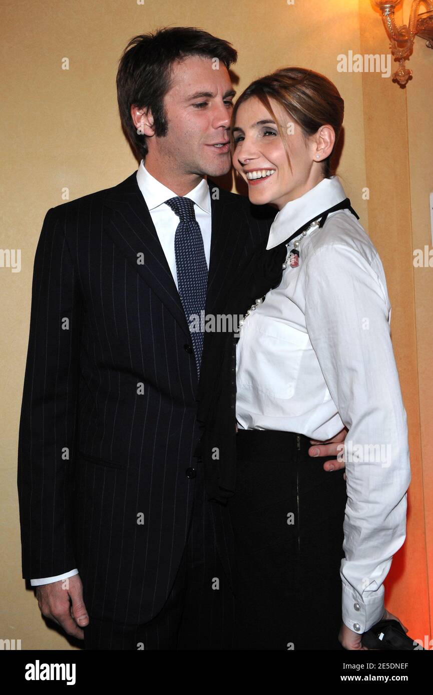 Clotilde Courau et SAS Emmanuel Philibert de Savoie participant à la fête caritative « Dessine-moi un mouton », qui s'est tenue au Pavillon le Doyen à Paris, en France, le 1er décembre 2008. Photo de Thierry Orban/ABACAPRESS.COM Banque D'Images