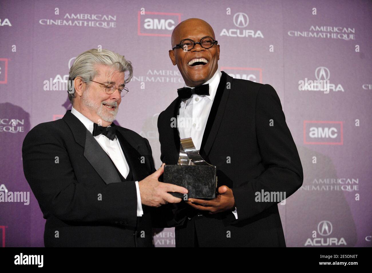George Lucas (L) et Samuel L. Jackson au 23e Prix annuel de la Cinémathèque américaine, à Los Angeles, CA, États-Unis, le 1er décembre 2008. Photo de Lionel Hahn/ABACAUSA.COM Banque D'Images
