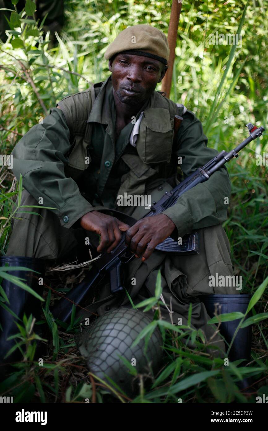 Au nord de Goma, des troupes des Forces armées de la République démocratique du Congo (FARDC) sont en mesure de lutter contre les rebelles des Congres National pour la Défense du Peuple (CNDP) et les rebelles Maï-Maï, à Kayabayanga, RDC, le 20 novembre 2008. Photo de Corentin Fohlen/ABACAPRESS.COM Banque D'Images