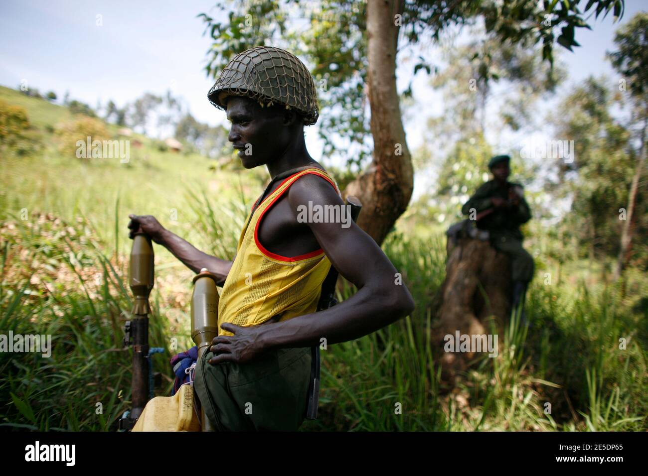 Au nord de Goma, des troupes des Forces armées de la République démocratique du Congo (FARDC) sont en mesure de lutter contre les rebelles des Congres National pour la Défense du Peuple (CNDP) et les rebelles Maï-Maï, à Kayabayanga, RDC, le 20 novembre 2008. Photo de Corentin Fohlen/ABACAPRESS.COM Banque D'Images