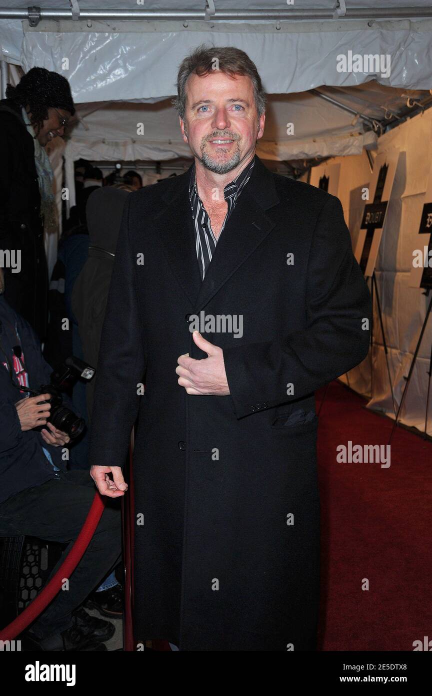 Acteur Aidan Quinn assistant à la première de 'Doubt' au Paris Theatre à New York, NY, USA le 7 décembre 2008. Photo de Gregorio Binuya/ABACAPRESS.COM Banque D'Images