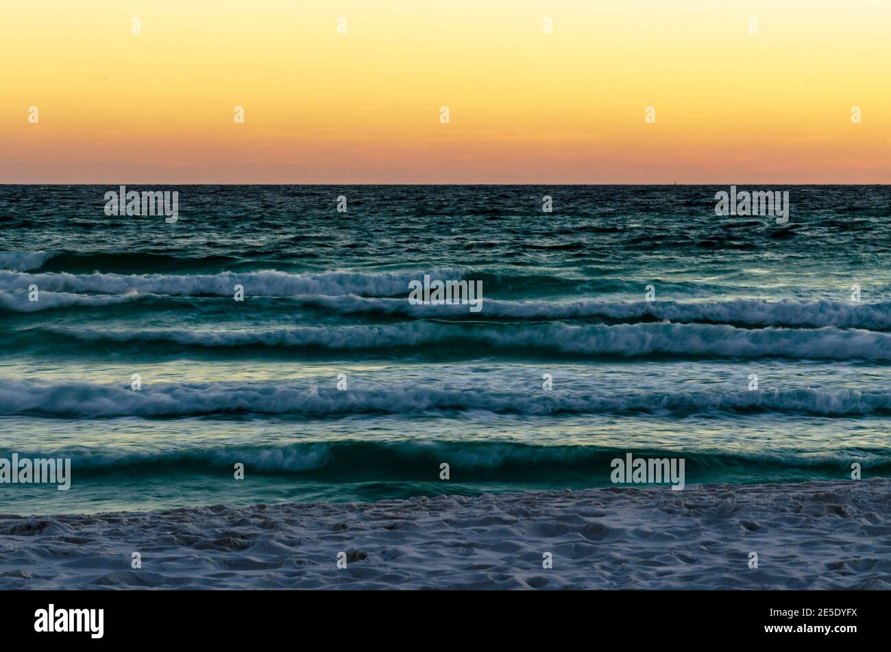 Fracas des vagues Banque D'Images