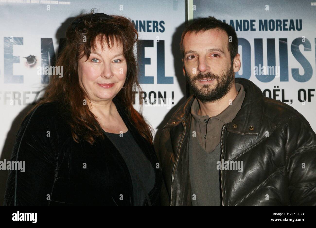 Yolande Moreau et Mathieu Kassovitz assistent à la première de 'Louise Michel' qui s'est tenue à l'UGC Bercy à Paris, en France, le 18 décembre 2008. Photo de Denis Guignebourg/ABACAPRESS.COM Banque D'Images
