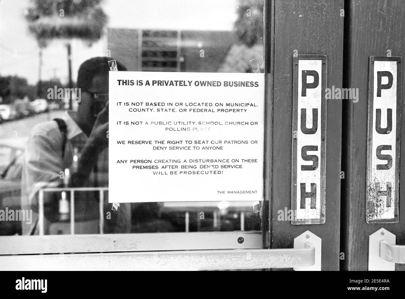 Raciste Sign On Restaurant Door, Albany, Géorgie, États-Unis, Warren K. Leffler, U.S. News & World Report Magazine Photograph Collection, 18 août 1962 Banque D'Images