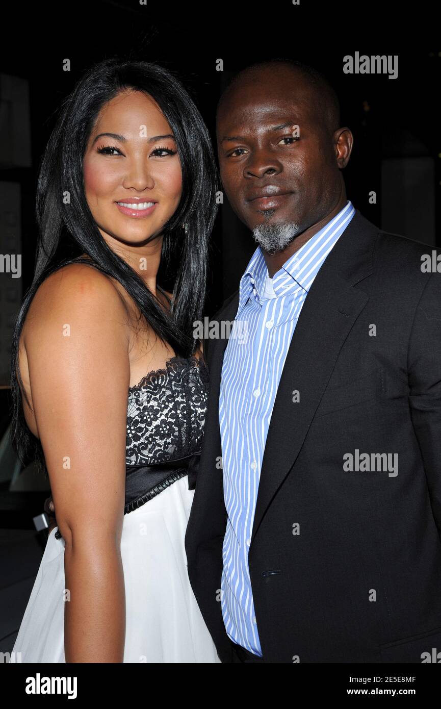 Kimora Lee Simmons et Djimon Hounsou assistent à la projection du Gala de clôture de la SOIRÉE de clôture de l'AFI FEST 2008 de "Defiance" qui s'est tenue à l'ArcLight Hollywood. Los Angeles, le 9 novembre 2008. (Photo : Kimora Lee Simmons, Djimon Hounsou). Photo de Lionel Hahn/ABACAPRESS.COM Banque D'Images