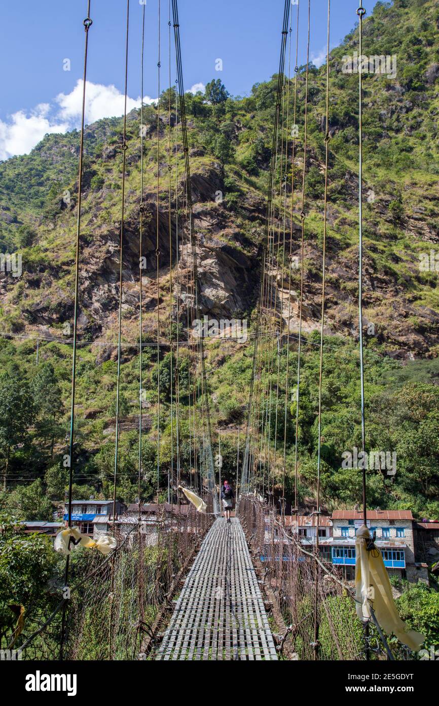 Pont suspendu sur le circuit Annapurna, Népal Banque D'Images