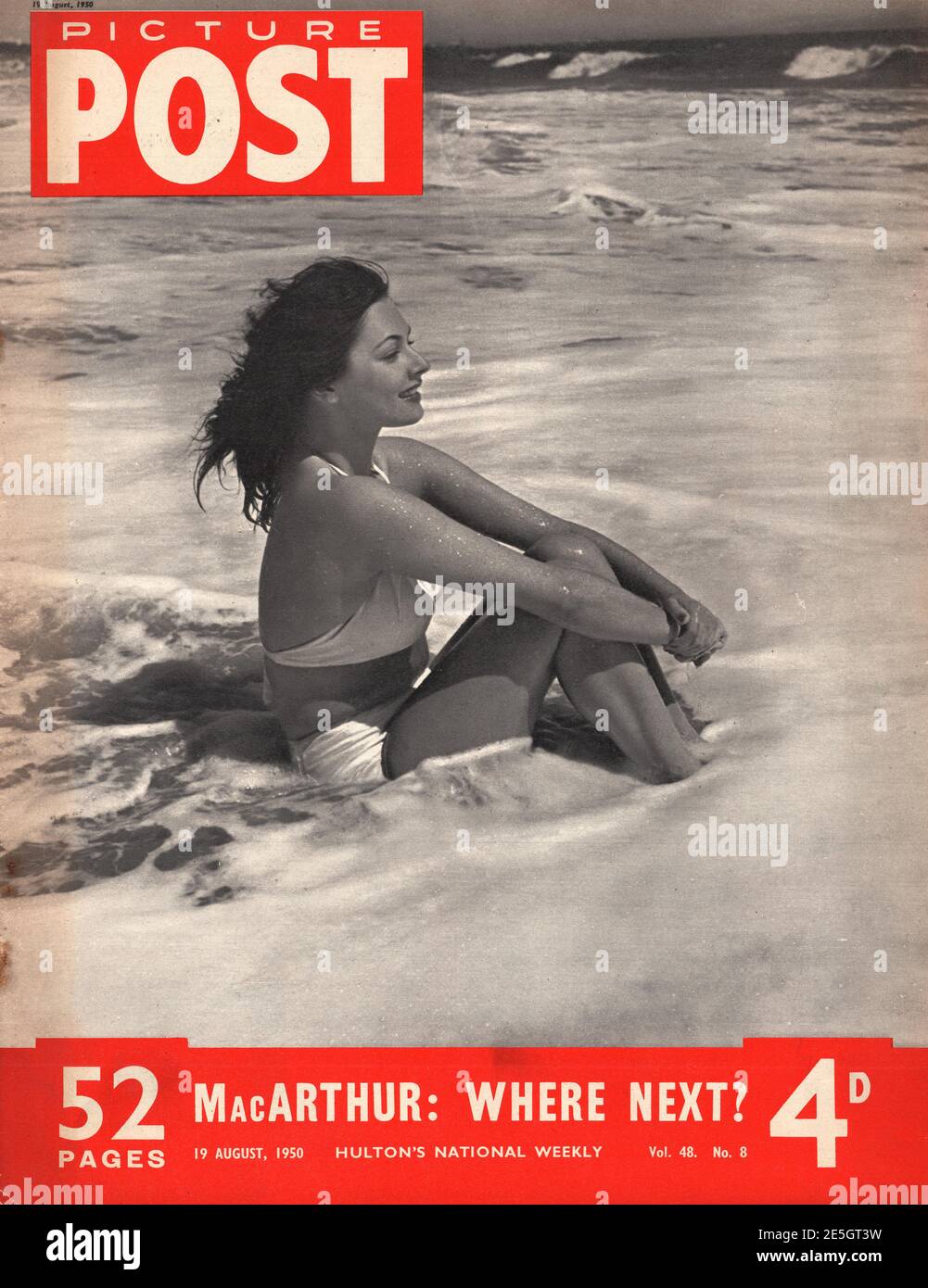 Négatif Photo Ancien – Femme En Maillot De Bain Assise Sur La Plage – Années 1950 – France
