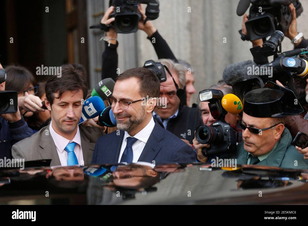 U S Ambassador In Spain James Costos Leaves The Foreign Ministry After Being Summoned To A Meeting With Spain S European Secretary Of State In Madrid October 28 13 The U S National Security Agency