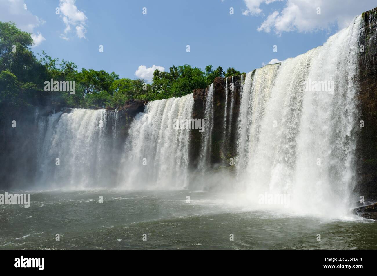 Cascade de São Romão, parc national de Chapada das Mesas, État de Maranhão, Brésil. Banque D'Images