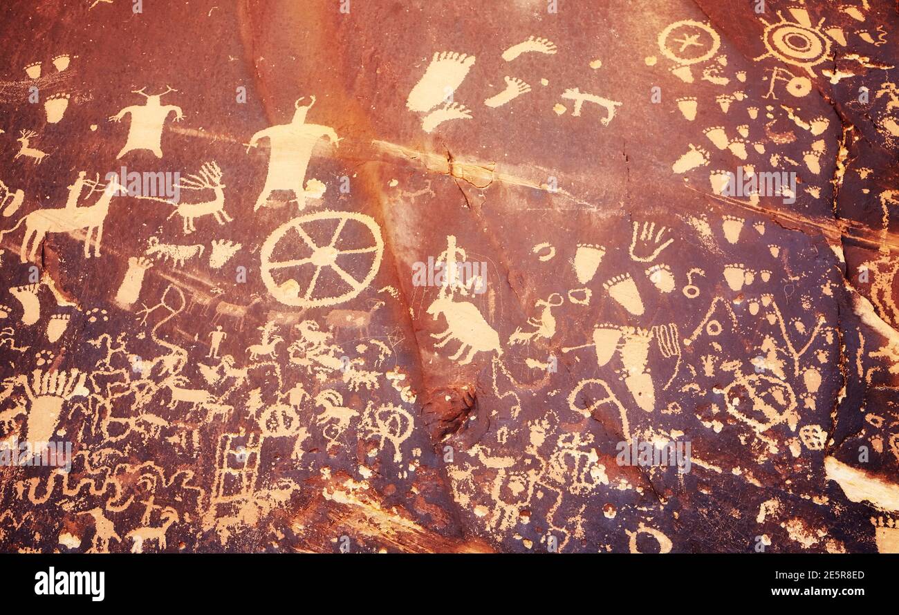 Pétroglyphes sur le journal Rock dans le parc national de Canyonlands, Utah, États-Unis Banque D'Images