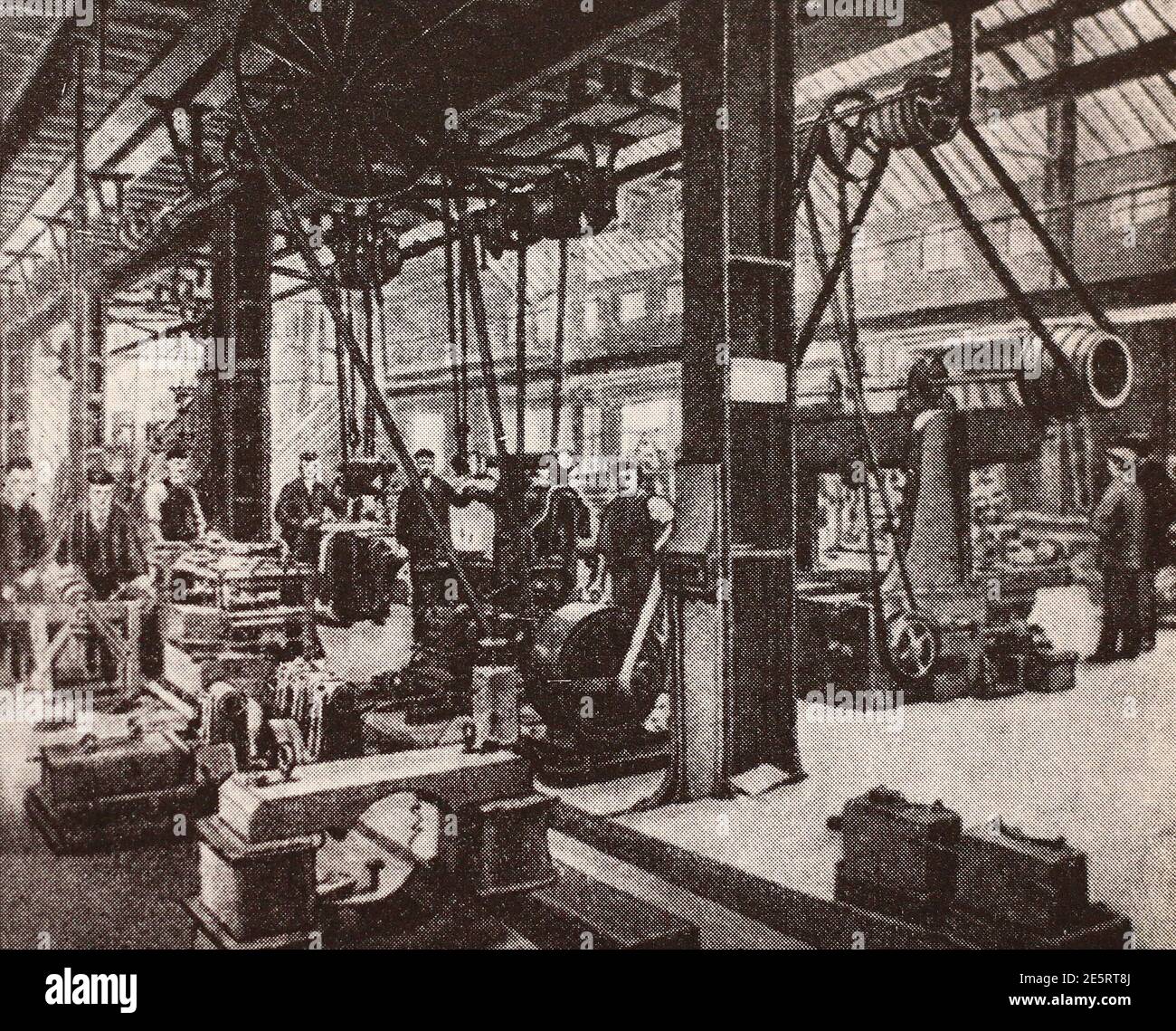 Machines-outils alimentées par des moteurs électriques à la fin du XIXe siècle. Banque D'Images
