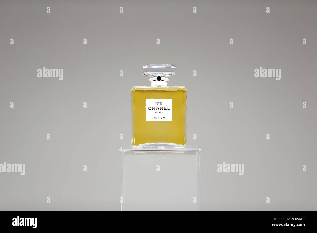 Chanel Perfume Coco Banque D Image Et Photos Alamy Chanel Perfume Coco Banque D Image Et Photos Alamy