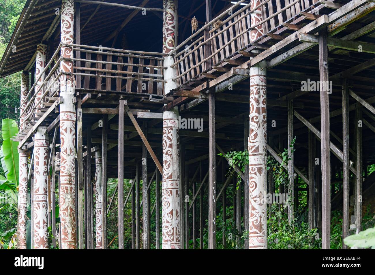 Orang Ulu Longhouse au village culturel de Sarawak près de Kuching, en Malaisie Banque D'Images