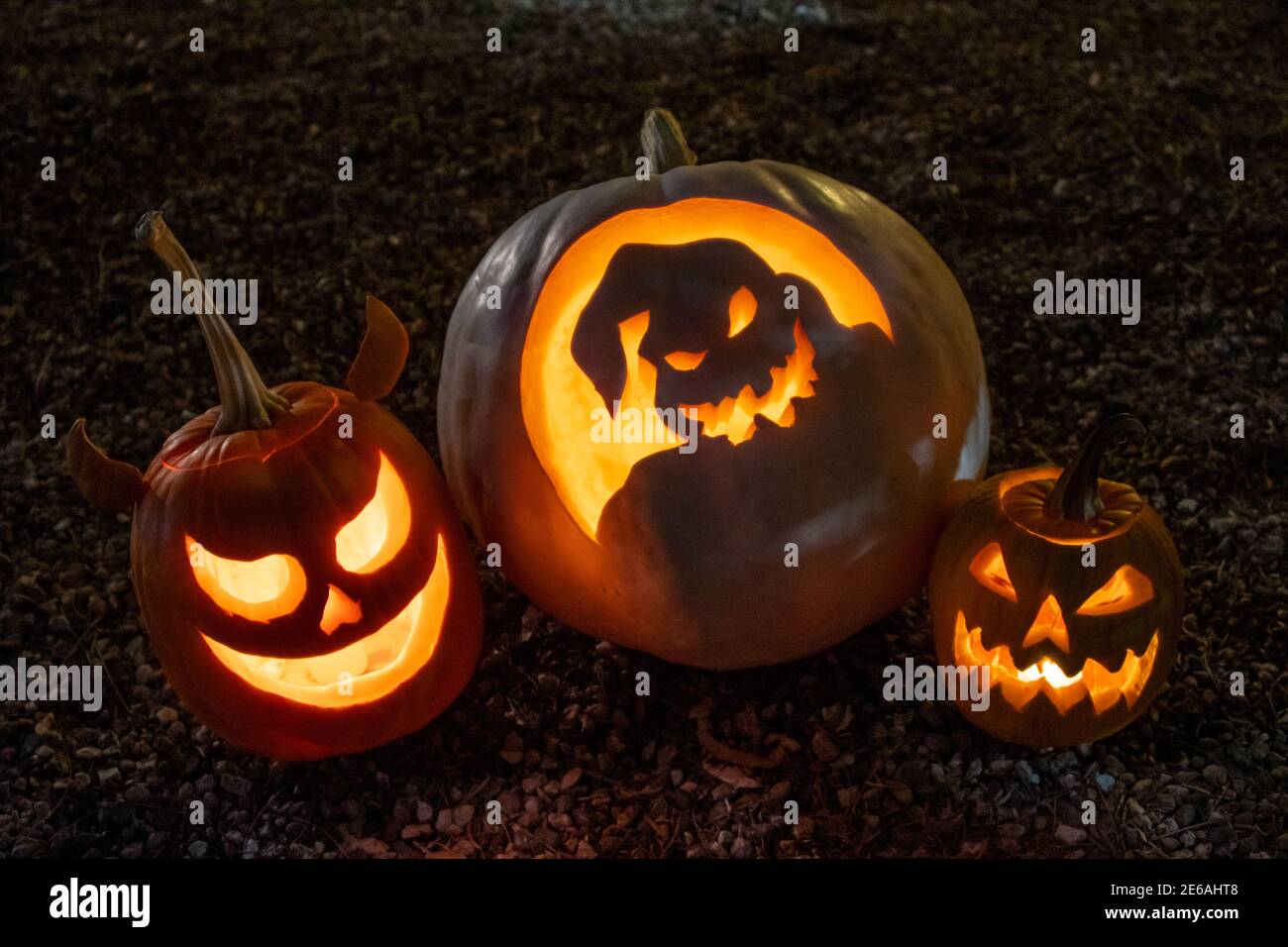 Citrouilles sculptées Jack O' Lantern d'Halloween Banque D'Images