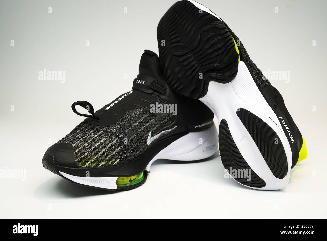 Vue détaillée des chaussures de course à pied Nike Air Zoom Tempo NEXT%  FlyEase le jeudi 28 janvier 2021.(Kirby Lee via AP Photo Stock - Alamy