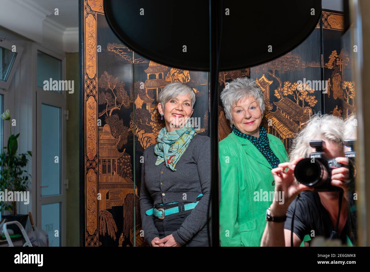 Silver Ager, Damen mittleren und höheren altère beim Friseur Banque D'Images