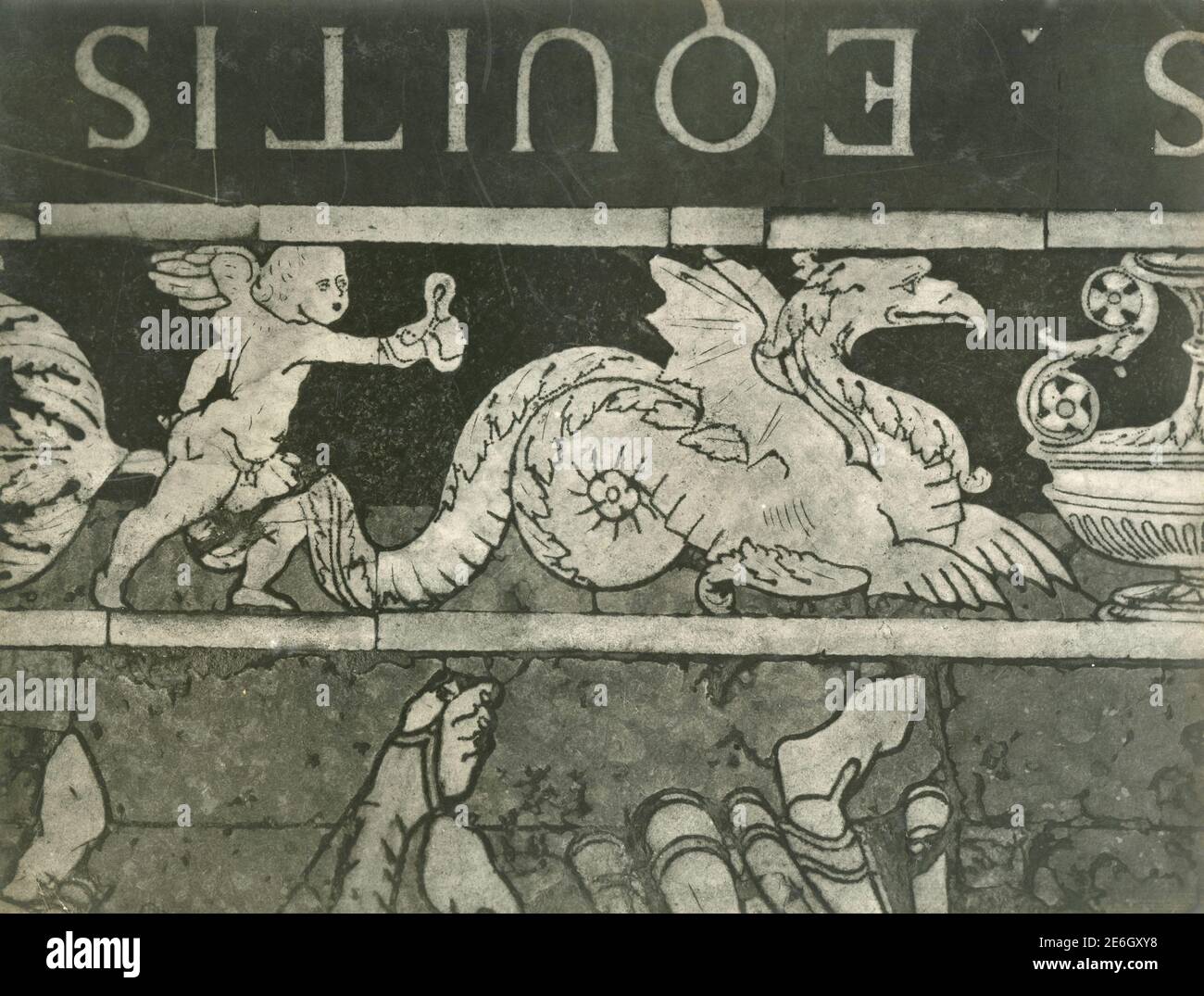 Le massacre des innocents, détail de la frise, sculpture sur le sol par l'artiste italien Matteo di Giovanni, Cathédrale de Sienne, Italie des années 1930 Banque D'Images