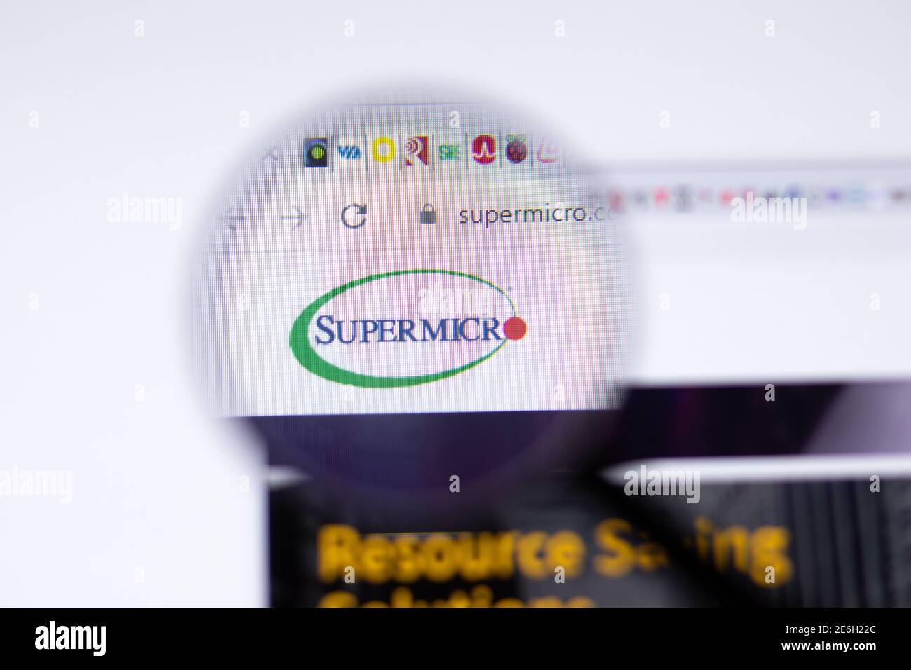 Saint-Pétersbourg, Russie - 28 janvier 2021 : page du site Supermicro avec logo en gros plan, Editorial Banque D'Images