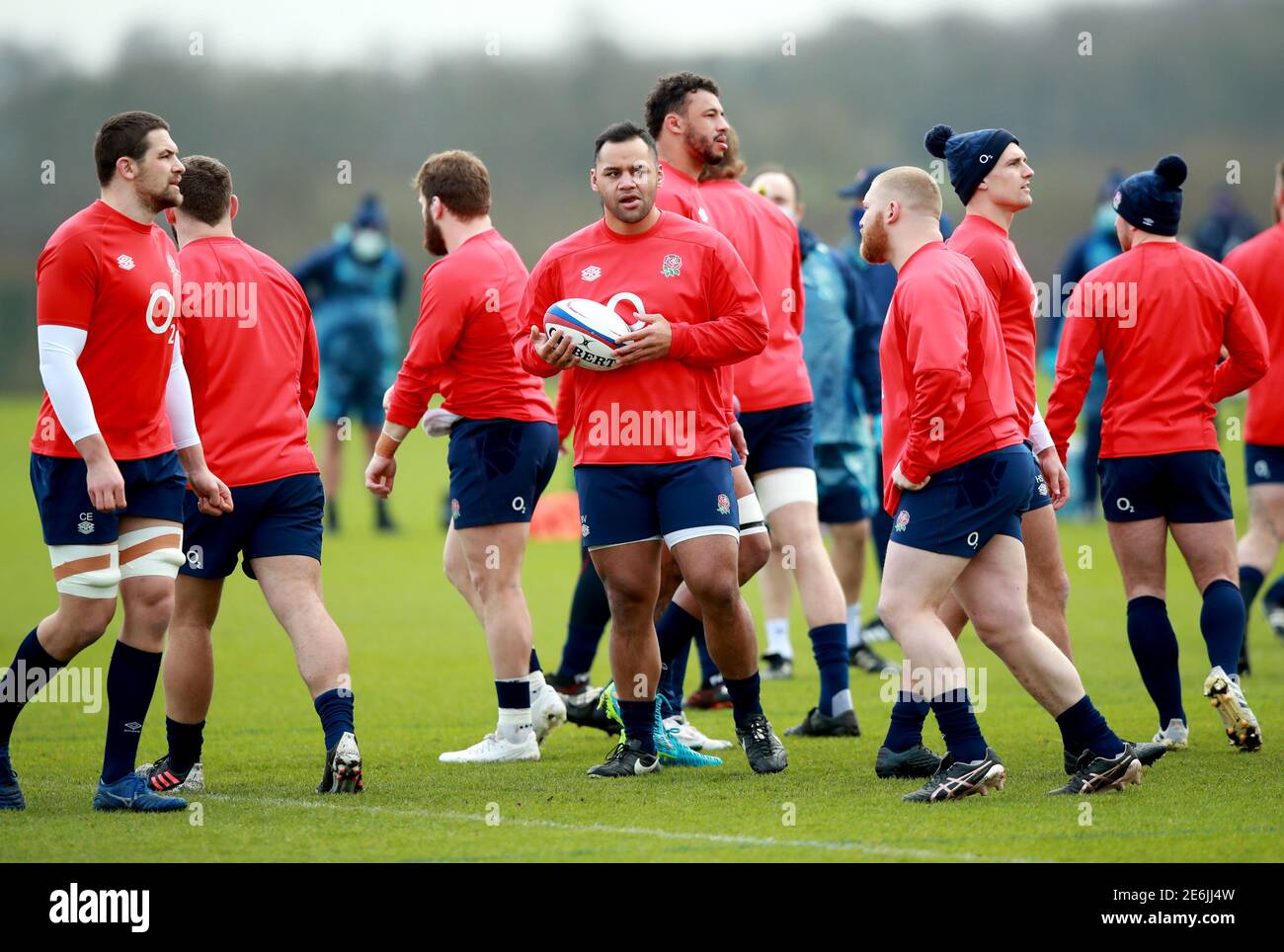 Billy Vunipola (centre) d'Angleterre pendant une séance d'entraînement au parc St. George, Burton Upon Trent. Date de la photo: Vendredi 29 janvier 2021. Voir l'histoire de PA RUGBYU England. Le crédit photo devrait se lire comme suit : Dave Rogers/PA Wire. RESTRICTIONS : l'utilisation est soumise à des restrictions. Utilisation éditoriale uniquement, aucune utilisation commerciale sans le consentement préalable du détenteur des droits. Banque D'Images