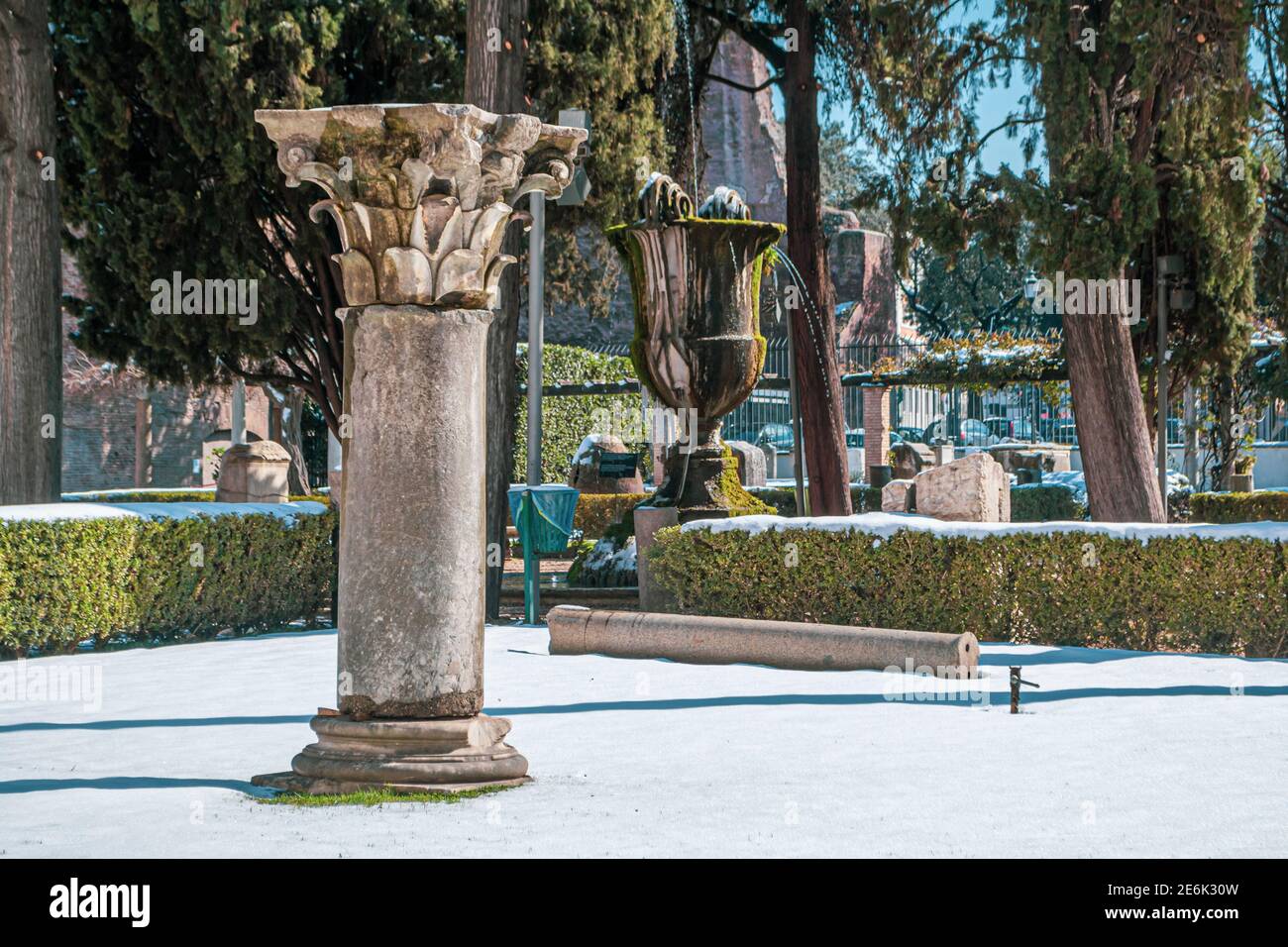 Rome, Italie - 26 février 2018 : Musée national de Rome, bains de Dioclétien sous la neige. Des chutes de neige anormales à Rome. Neige sur Rome pour la première fois Banque D'Images