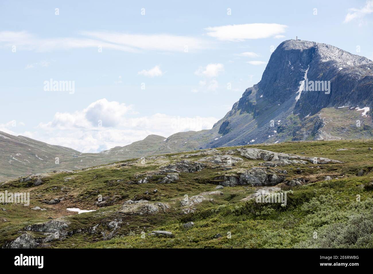 Randonnée dans le parc national de Jotunheimen avec vue sur la montagne de Synshorn ; voyage en Norvège Banque D'Images