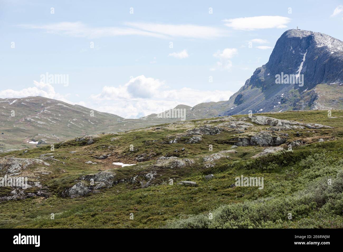 Randonnée dans le parc national de Jotunheimen avec vue sur la montagne de Synshorn ; voyage en Norvège Banque D'Images