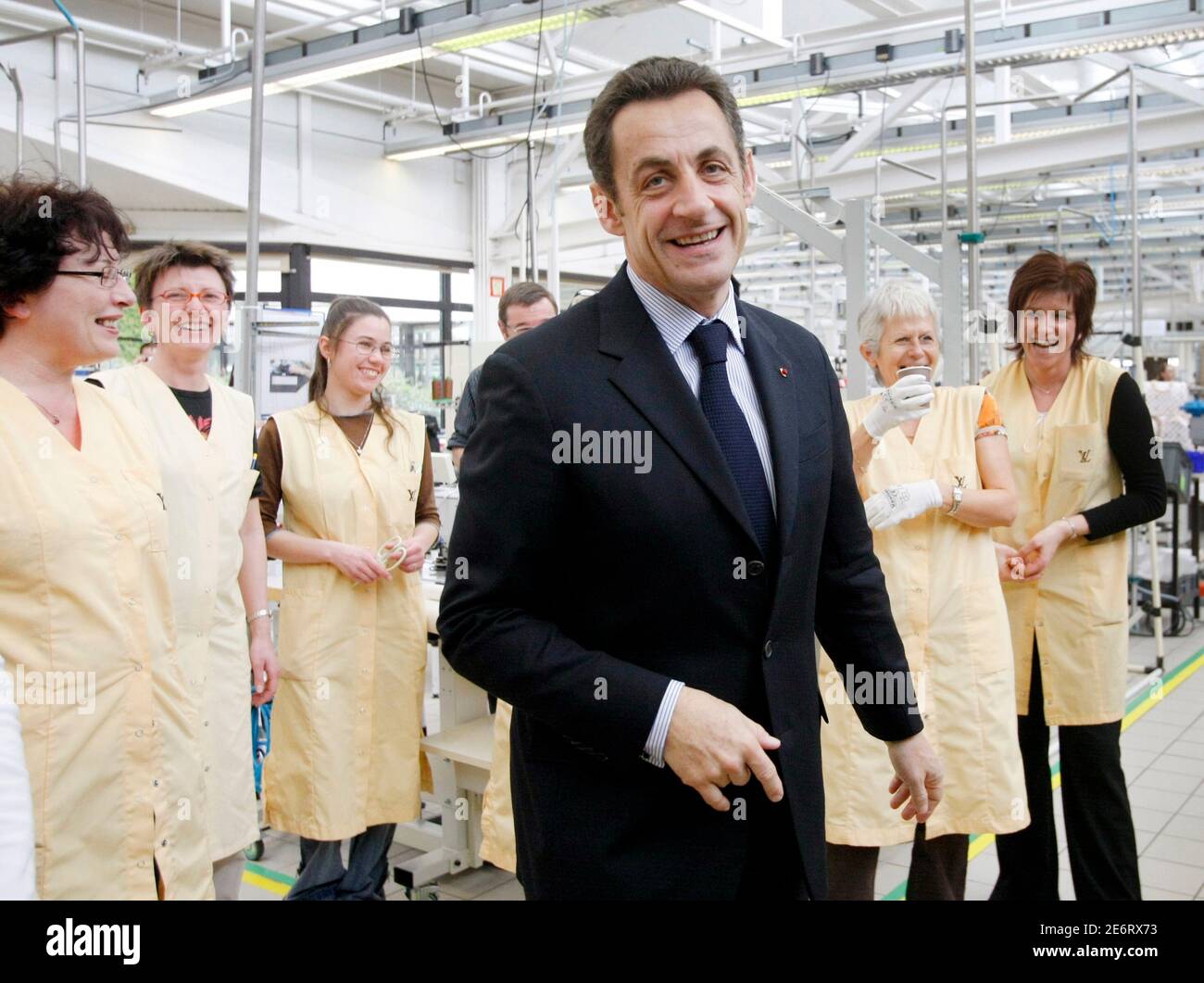 Louis Vuitton Saint Pourçain Sur Sioule Recrutement France's President Nicolas Sarkozy visits a Louis Vuitton plant in Saint- Pourcain-sur-Sioule, central France, February 26, 2008. Sarkozy said on  Tuesday his government was working to combat soaring food prices and was  ready
