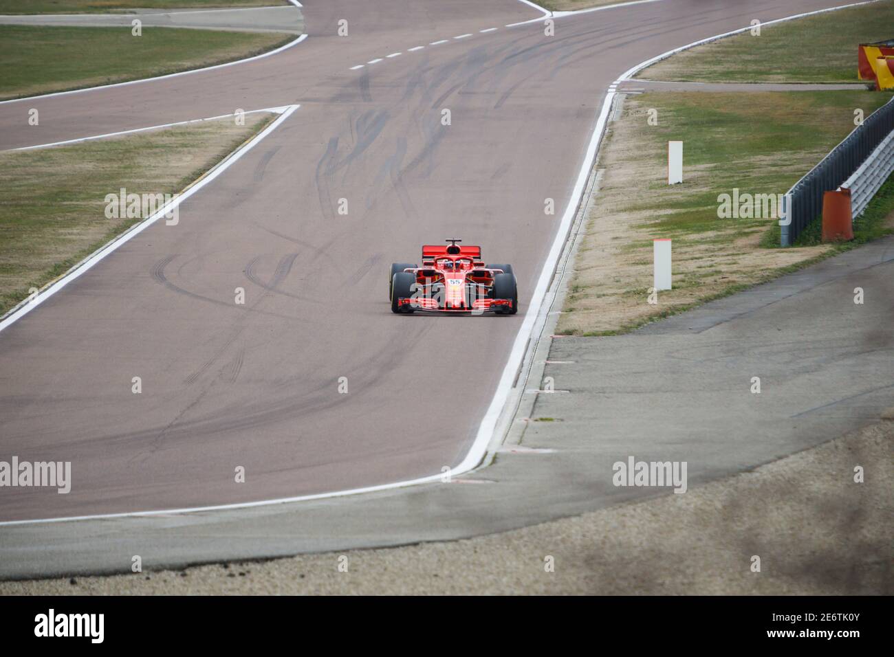 Maranello, ITALIE. 27 janvier 2021. Carlos Sainz Jr. (#55) pendant les tests privés de Formule 1 2021 sur le circuit d'essai de Fiorano ; le pilote espagnol est Ferrari' Banque D'Images