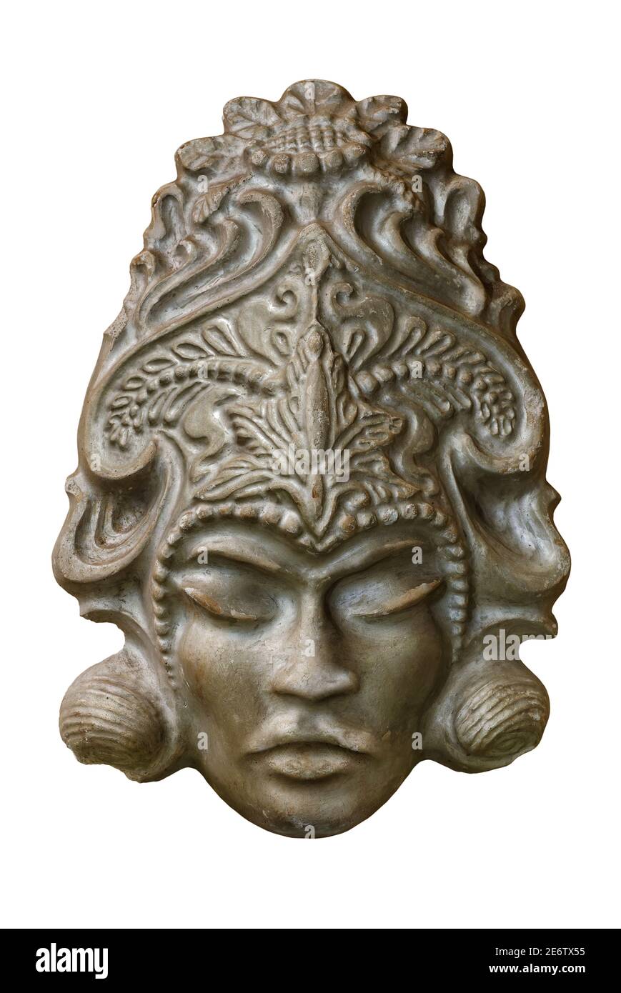 Masque souvenir, portrait du visage de la déesse asiatique générique, produit artisanal traditionnel, isolé sur fond blanc Banque D'Images