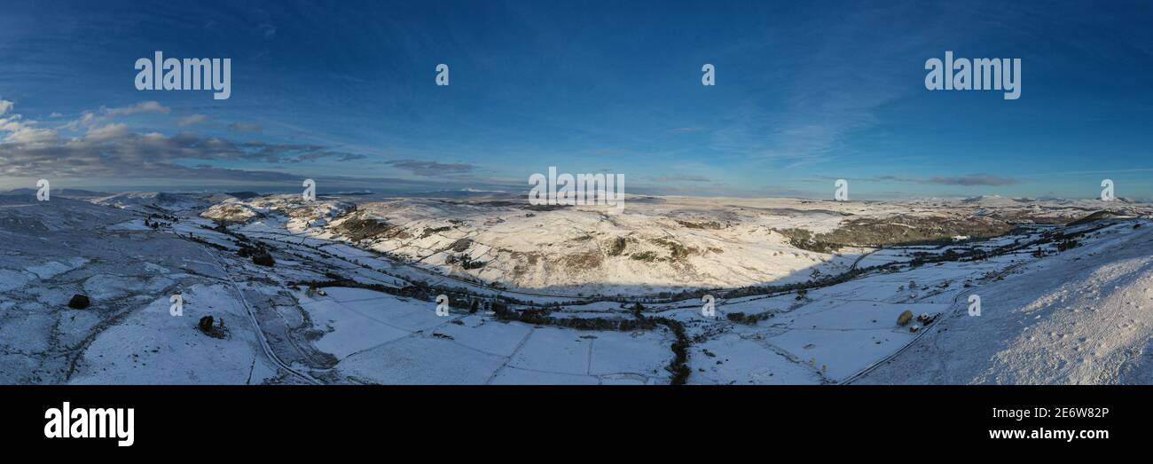 Vue panoramique de la flotte de Strath, Rogart, Highland, Écosse, Royaume-Uni dans la neige. Banque D'Images