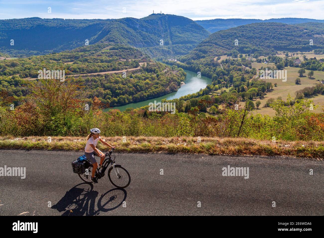 France, Ain, Cize, la rivière Ain, vélo électrique Banque D'Images