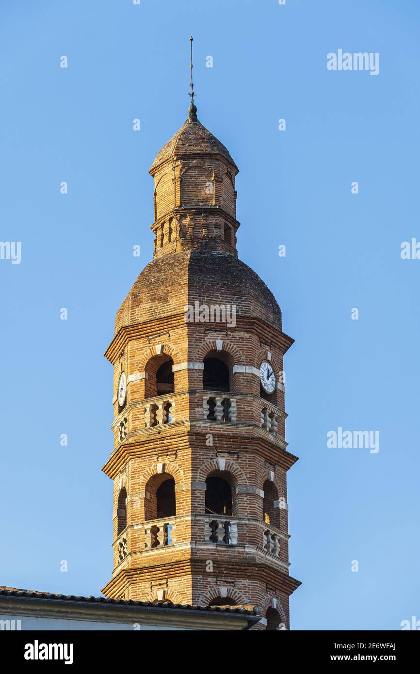 France, Lot, Cahors sur la via Podiensis, l'un des itinéraires de pèlerinage à Saint-Jacques-de-Compostelle ou GR 65 (site classé au patrimoine mondial de l'UNESCO), clocher de l'ancien collège jésuite, aujourd'hui lycée Gambetta Banque D'Images