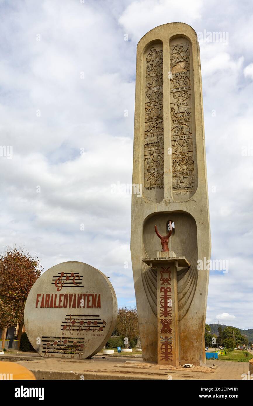 Madagascar, les Hautes-terres centrales, Antsirabe, la stèle des groupes ethniques malgaches Banque D'Images