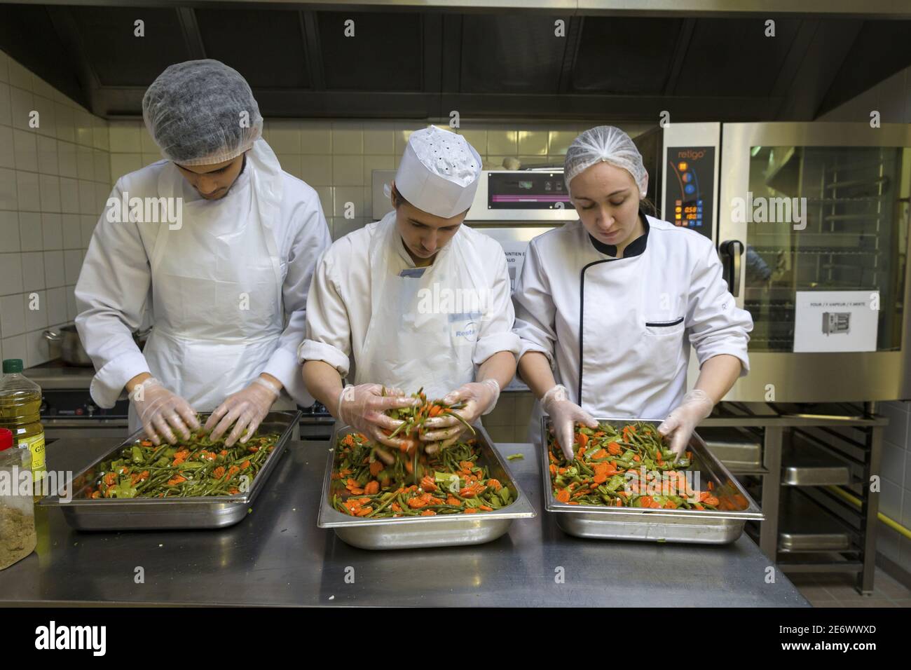 France, Indre et Loire, Tours, la CIT ? Centre d'apprentissage de la formation, apprentis de la section de restauration collective Banque D'Images